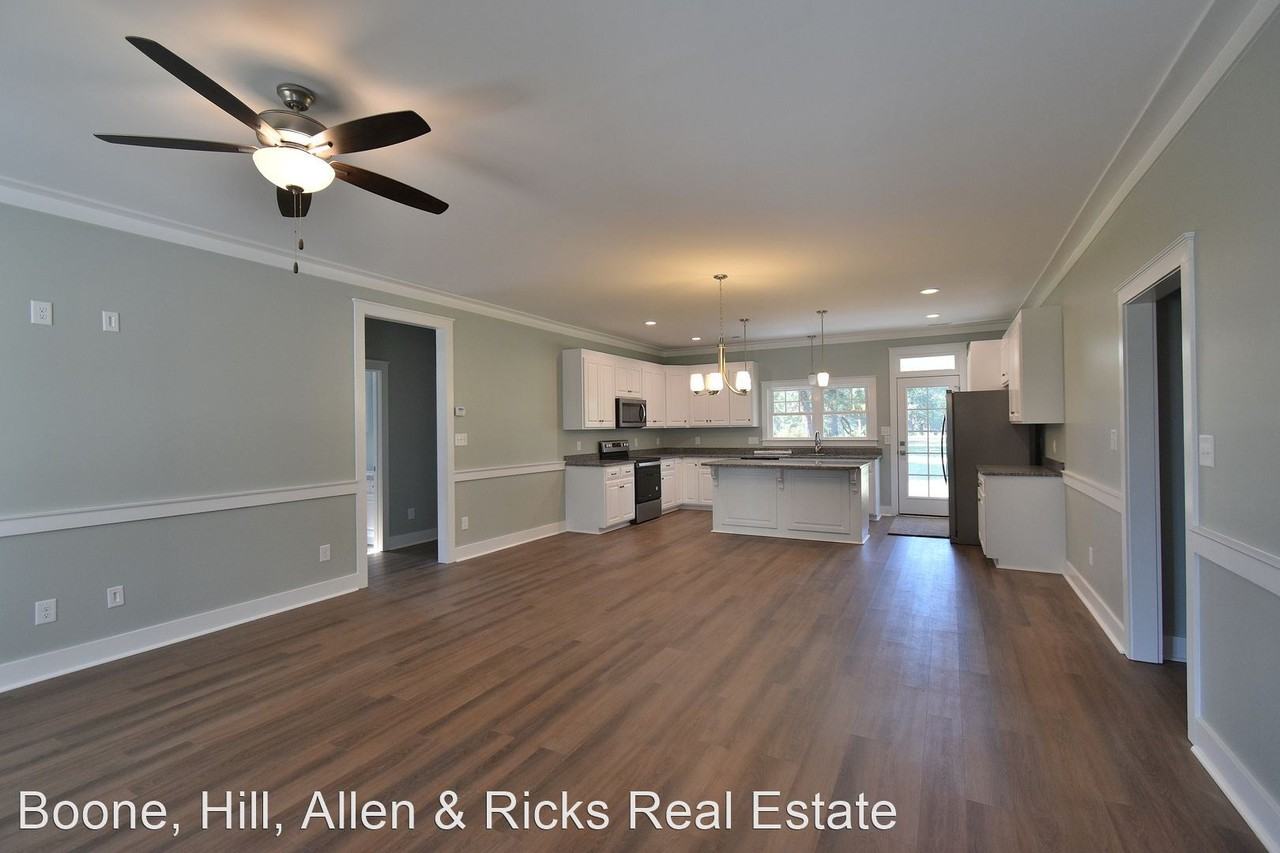 1037 Birchwood Dr - Photo 3 of 15