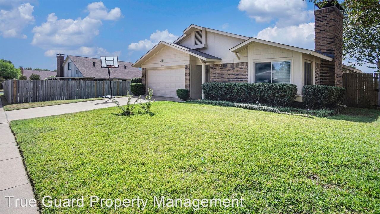 2312 Sequoia Ln - Photo 3 of 24