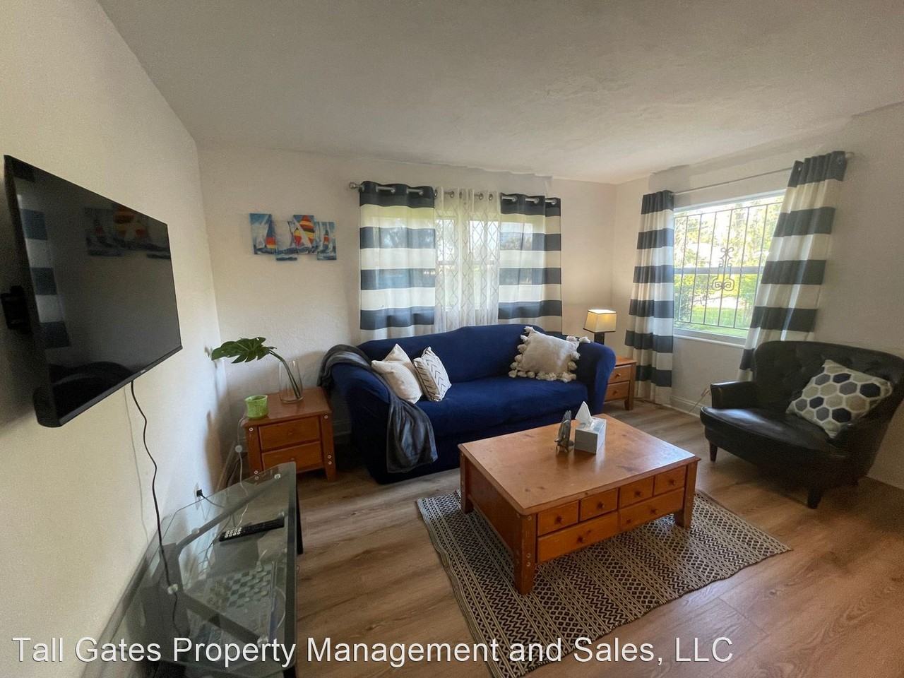 214 Graham St - Photo 2 of 15