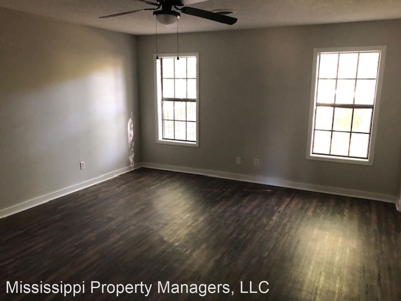 102 Tanglewood Cir - Photo 3 of 7