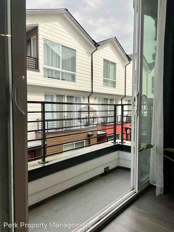 7142 Beacon Ave S #A - Photo 3 of 24