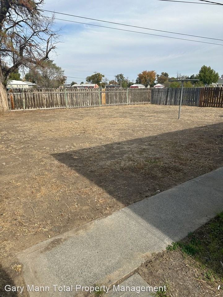 1213-1215 Doolittle Dr - Photo 2 of 11