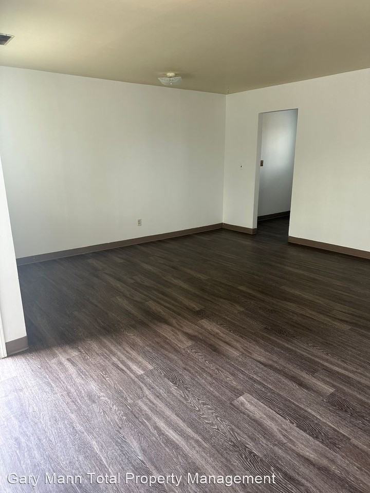 1213-1215 Doolittle Dr - Photo 3 of 11