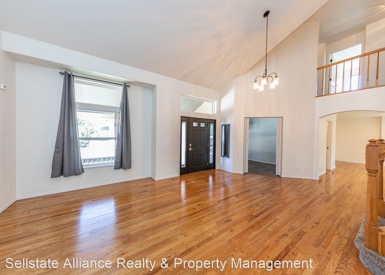 3150 Boothill Dr - Photo 3 of 46