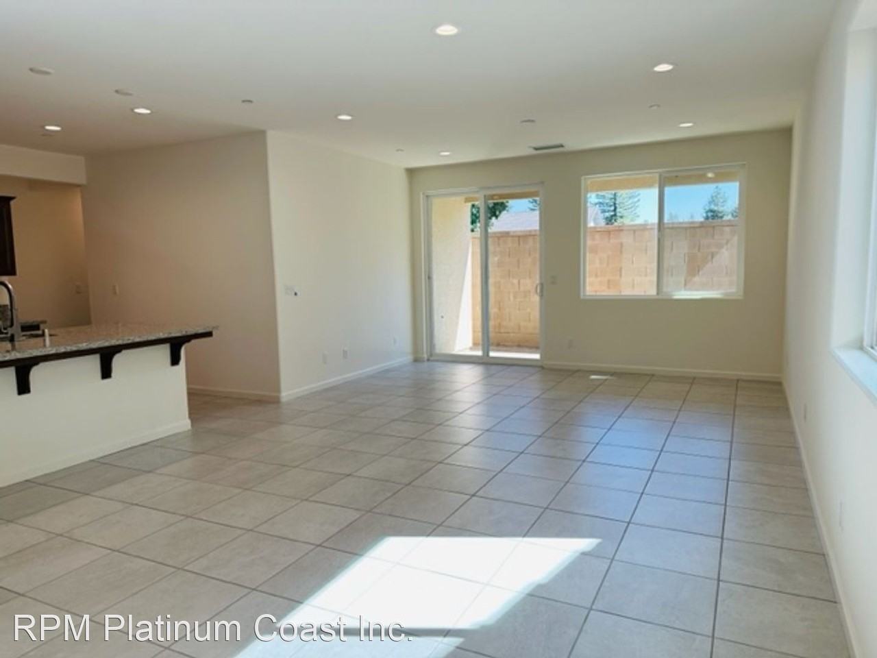 1477 Las Rosas Ave - Photo 3 of 23