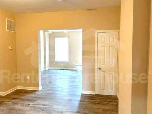 3226 Leeds St - Photo 2 of 10