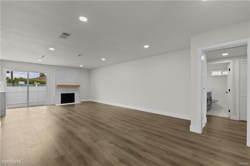 23147 Anza Ave - Photo 3 of 10