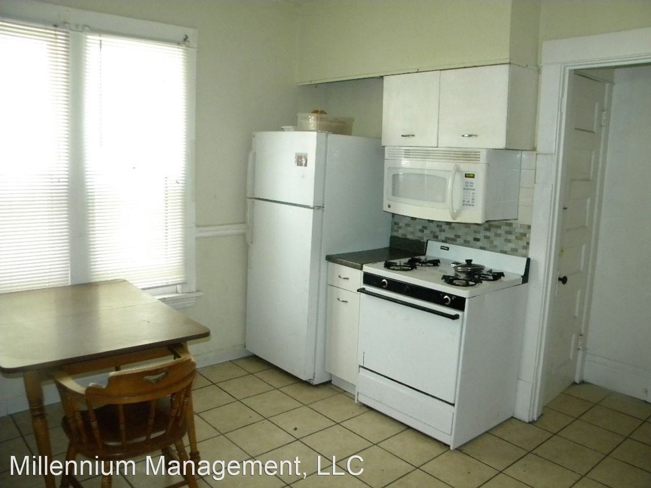 958 15th Ave SE - Photo 2 of 7