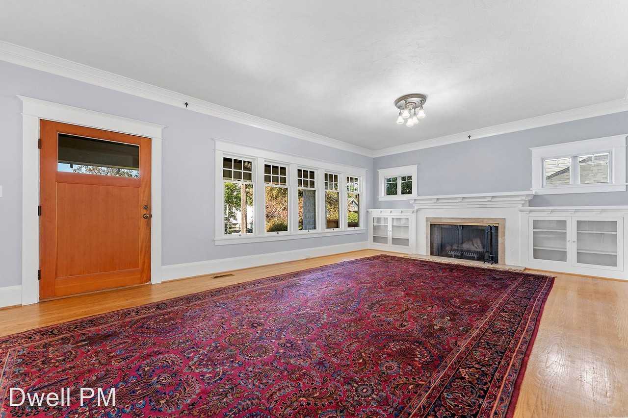 5622 Ne 10th Ave - Photo 3 of 40