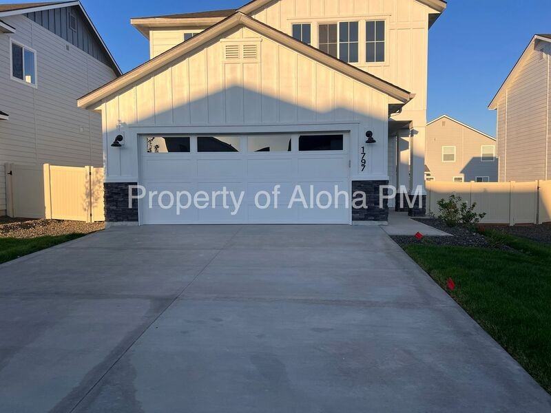 1797 S Grayling Ave - Photo 2 of 19