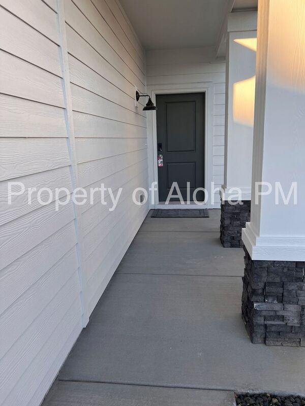 1797 S Grayling Ave - Photo 3 of 19