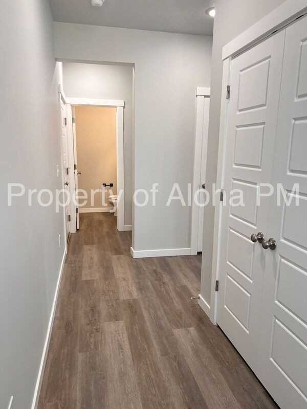 1797 S Grayling Ave - Photo 4 of 19
