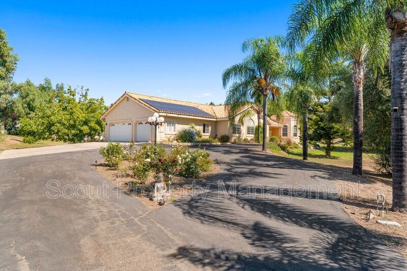 30780 Cool Valley Ranch Ln - Photo 3 of 50