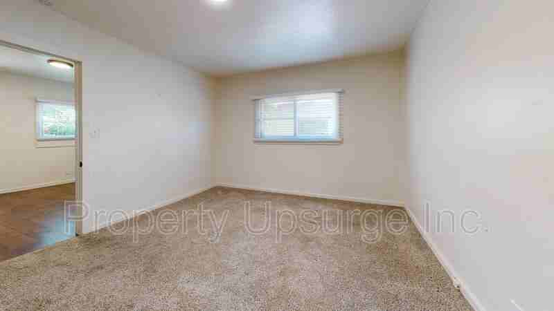 630 Bird St - Photo 4 of 9