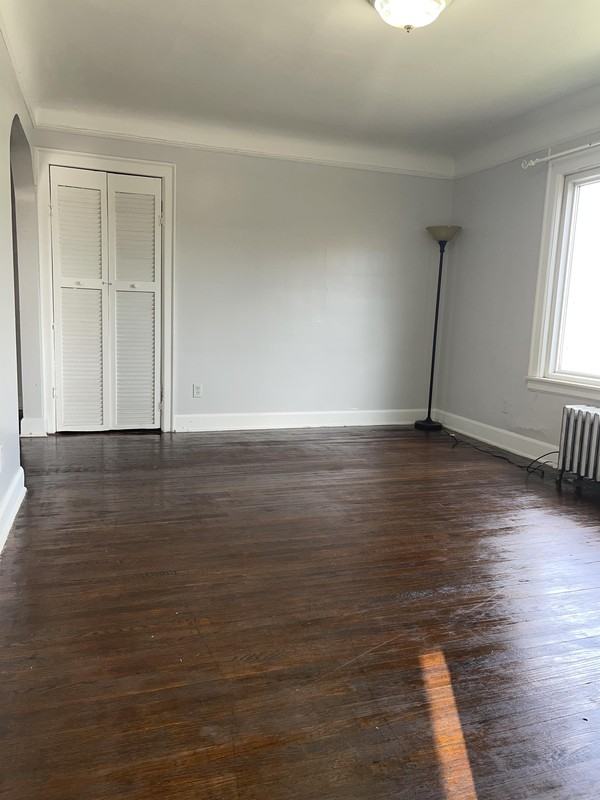 5733 Lakewood St - Photo 2 of 10