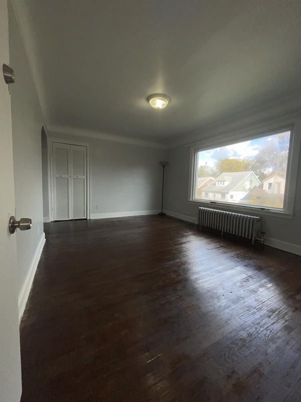 5733 Lakewood St - Photo 3 of 10