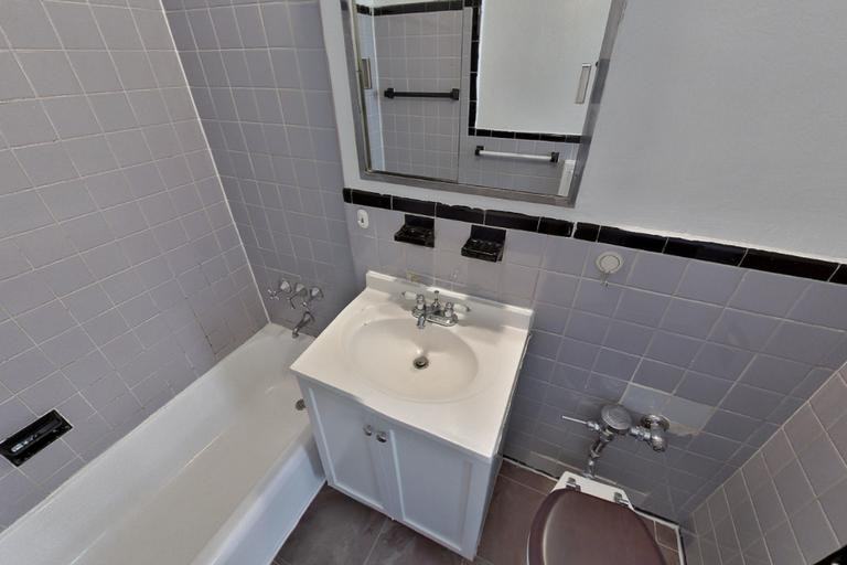 E 58th St #2F - Photo 7 of 8