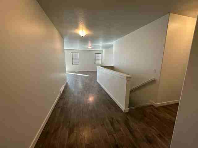 8084 Sw - Photo 2 of 19