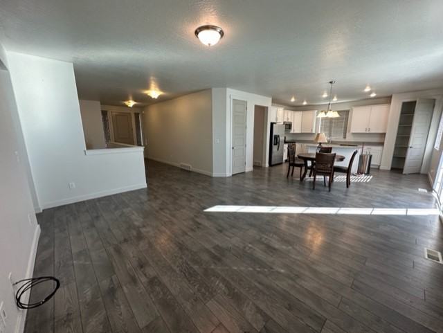 8084 Sw - Photo 3 of 19