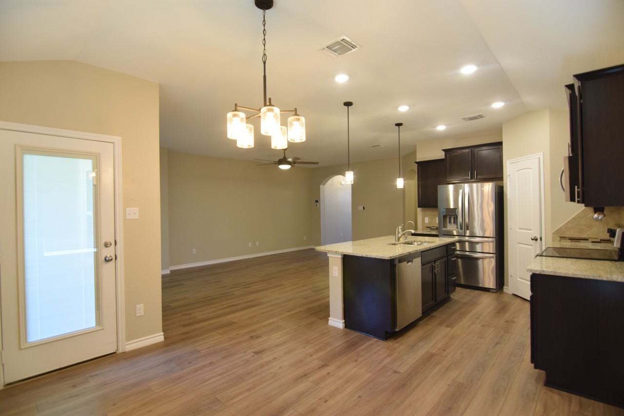 5914 Galveston Rd - Photo 5 of 18