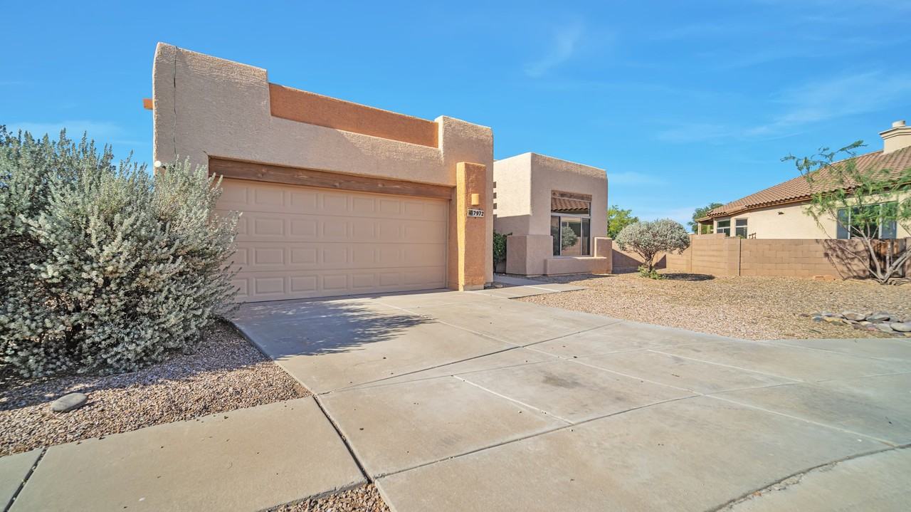 7972 W Hawk Eagle Ct - Photo 2 of 25