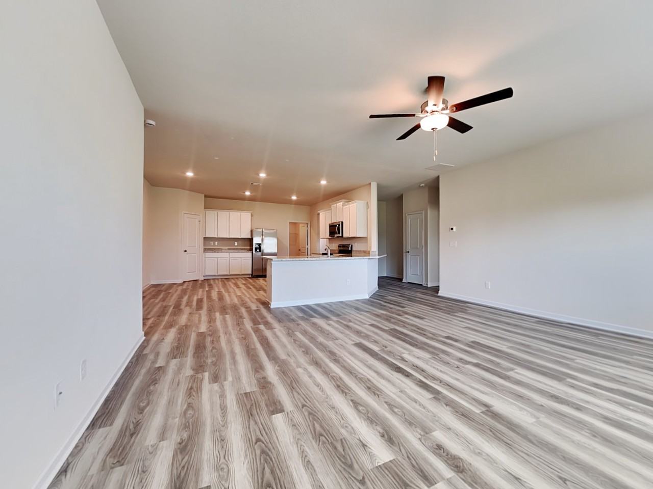 1141 Amadas Dr - Photo 4 of 20