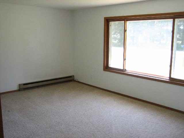 3 E Riverside Rd - Photo 4 of 8