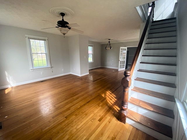 915 Yorktown Rd - Photo 3 of 18