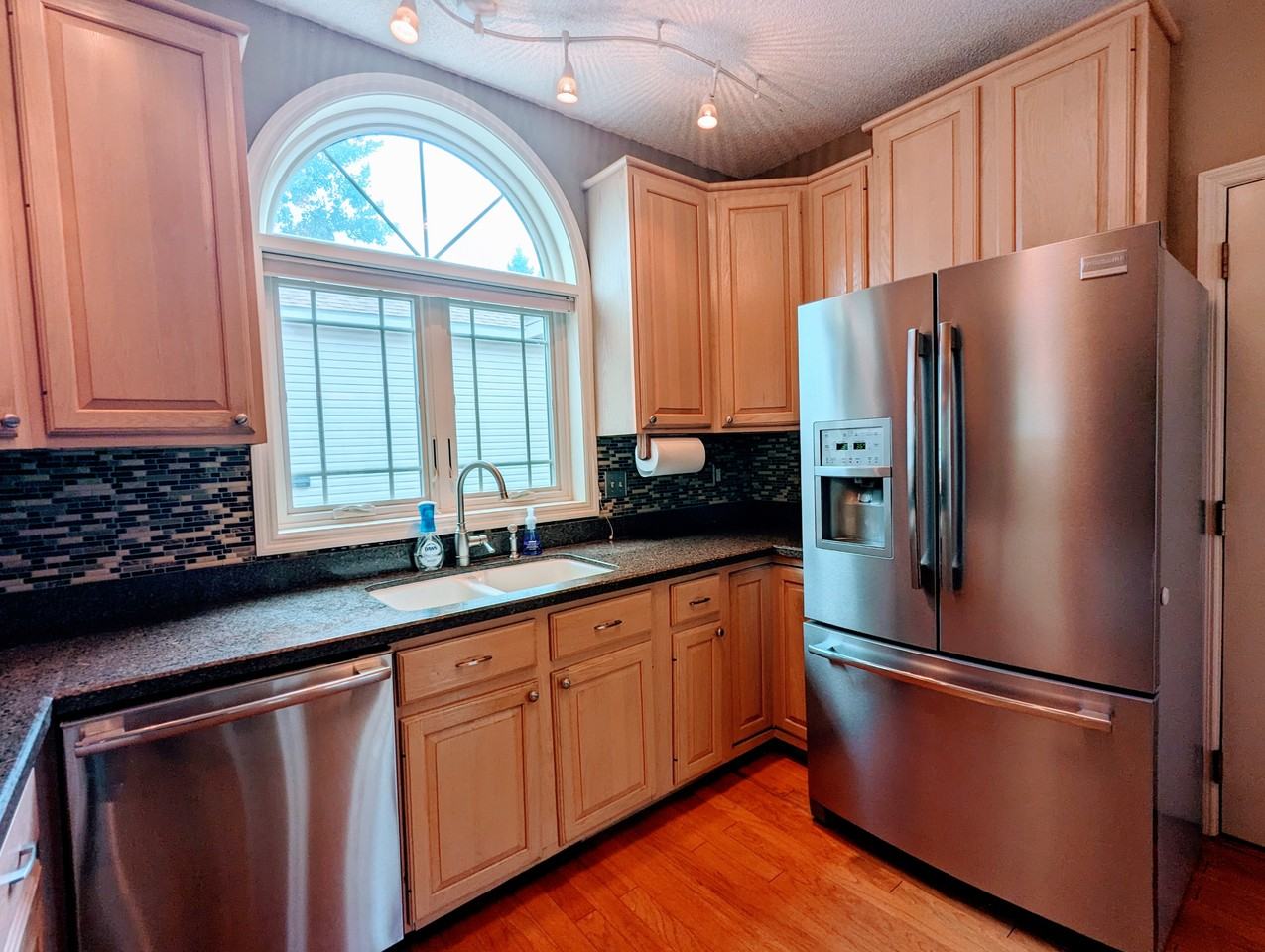 7971 Highpointe Ct - Photo 6 of 21