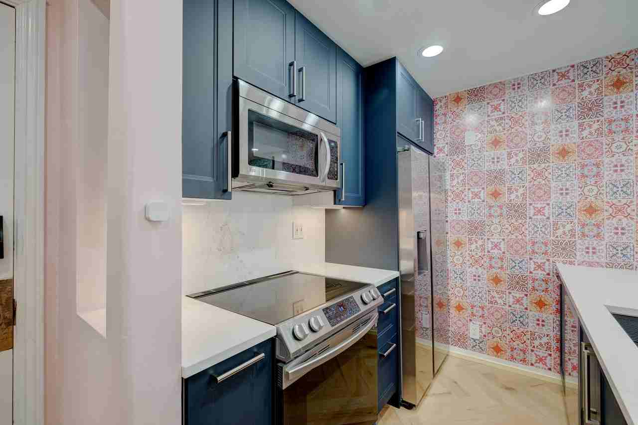 1351 N Orange Dr - Photo 2 of 23