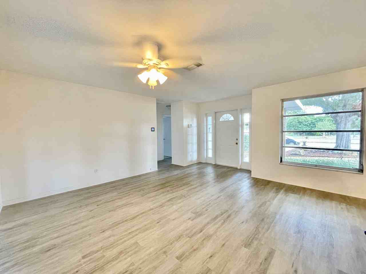 5825 30th Ave N - Photo 4 of 23