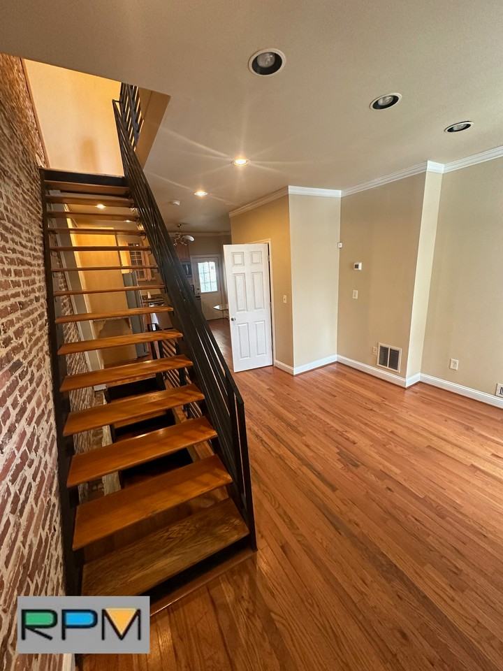 410 N Chester St - Photo 2 of 10