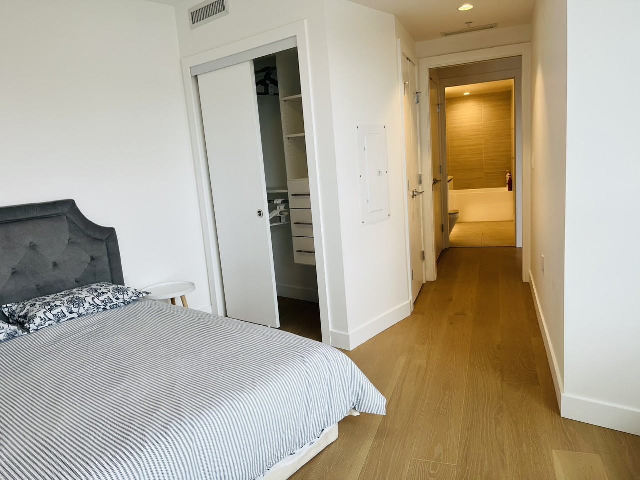7200 Elmbridge Way - Photo 3 of 6