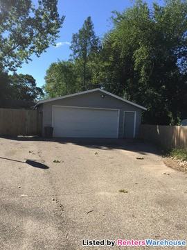 18405 Everglade Dr NE - Photo 2 of 14
