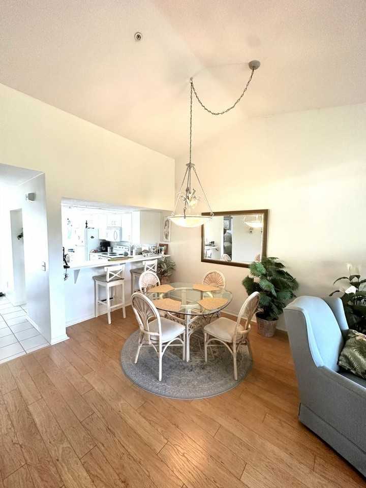 204 Silver Lake Dr - Photo 2 of 14