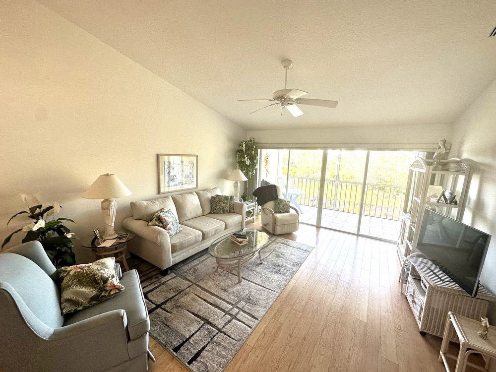 204 Silver Lake Dr - Photo 3 of 14