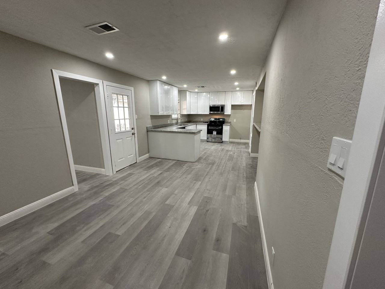 8030 San Carlos St #NA - Photo 2 of 37