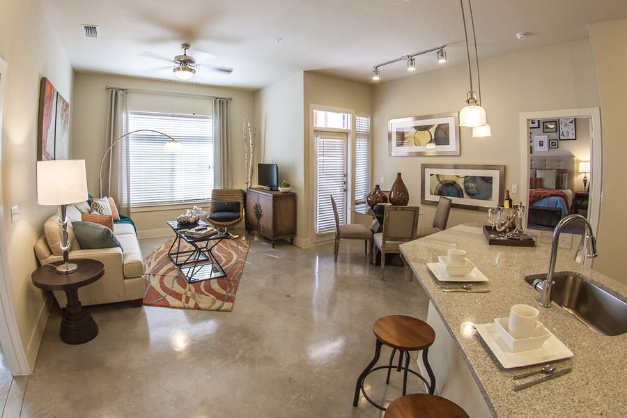 802 San Marcos St - Photo 2 of 3