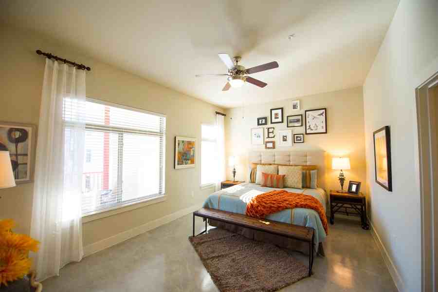 802 San Marcos St - Photo 3 of 3