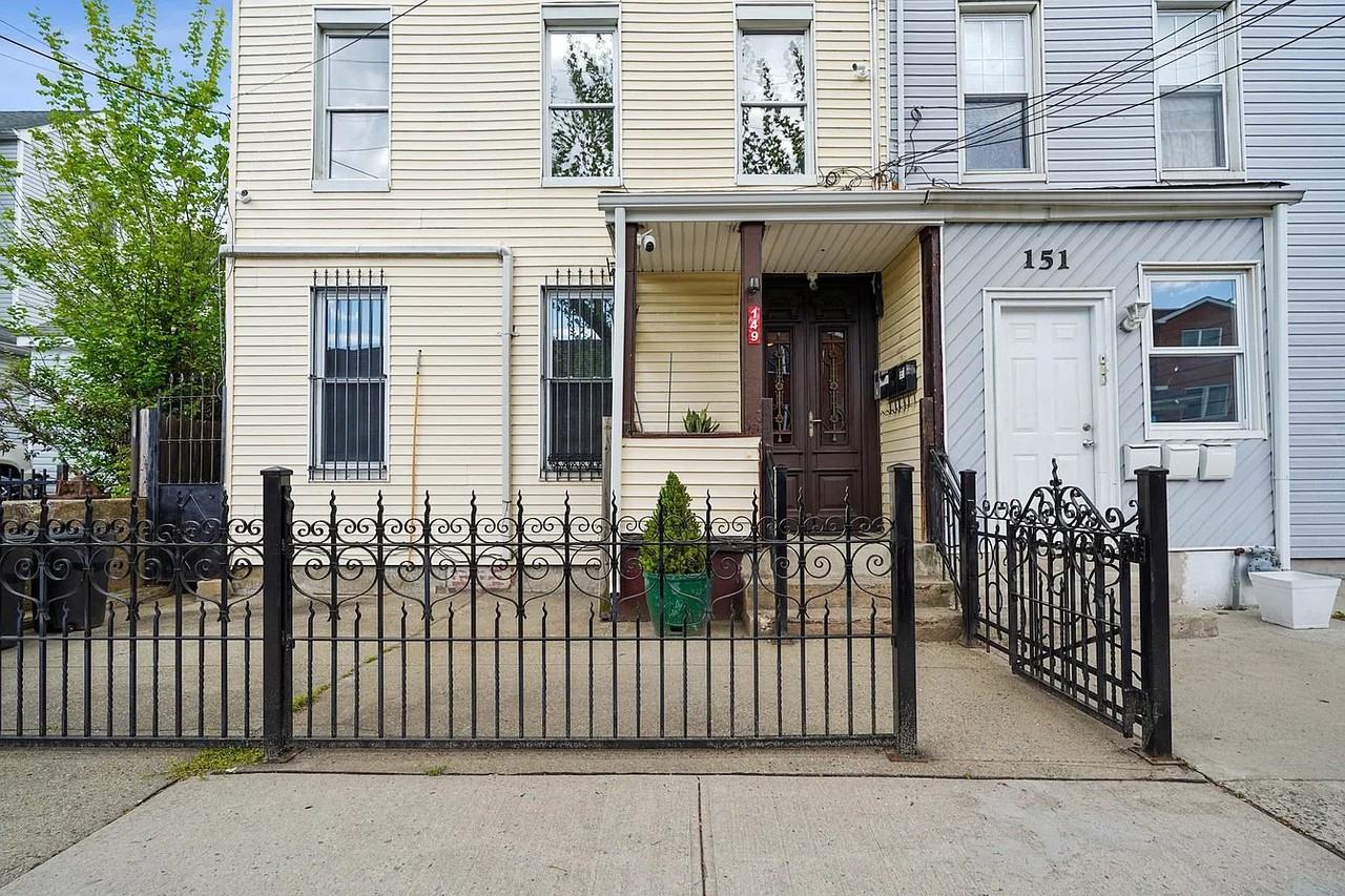 149 Pine Street - Photo 3 of 14