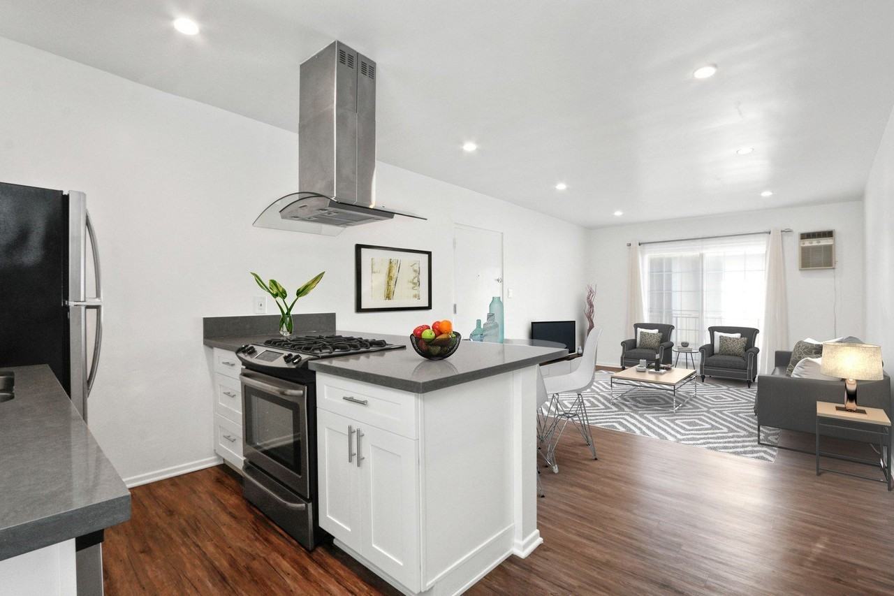 1801 Federal - Photo 2 of 76