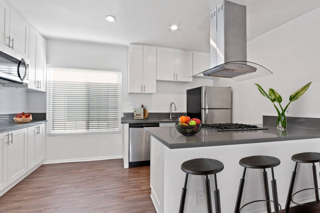 1801 Federal - Photo 5 of 76