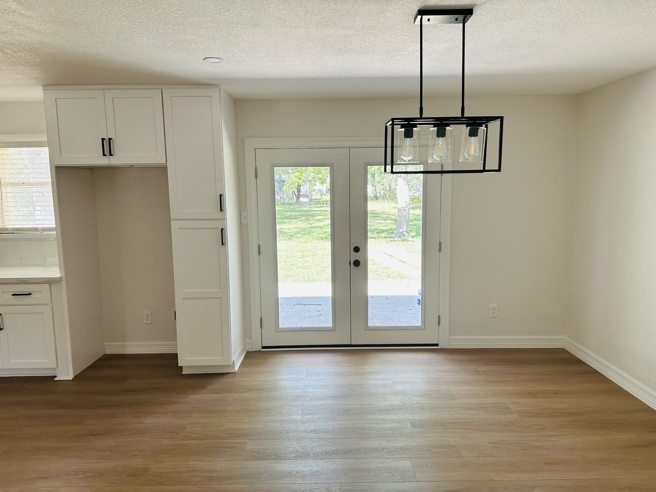 808 W Mulberry St - Photo 2 of 18