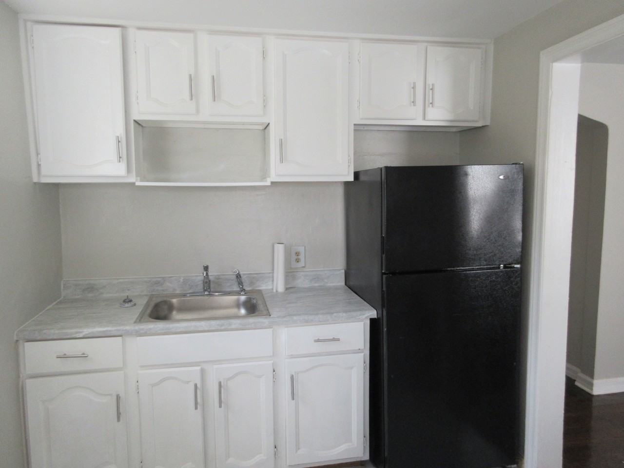 815 2nd St - Photo 3 of 13