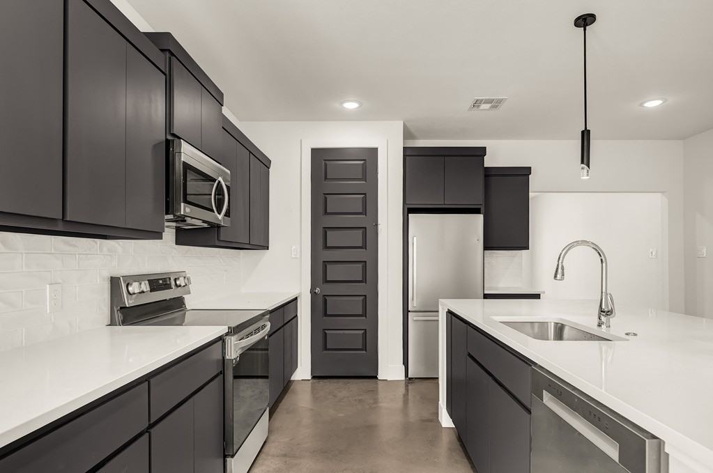 4134 Jeanne Dr #1 - Photo 6 of 32