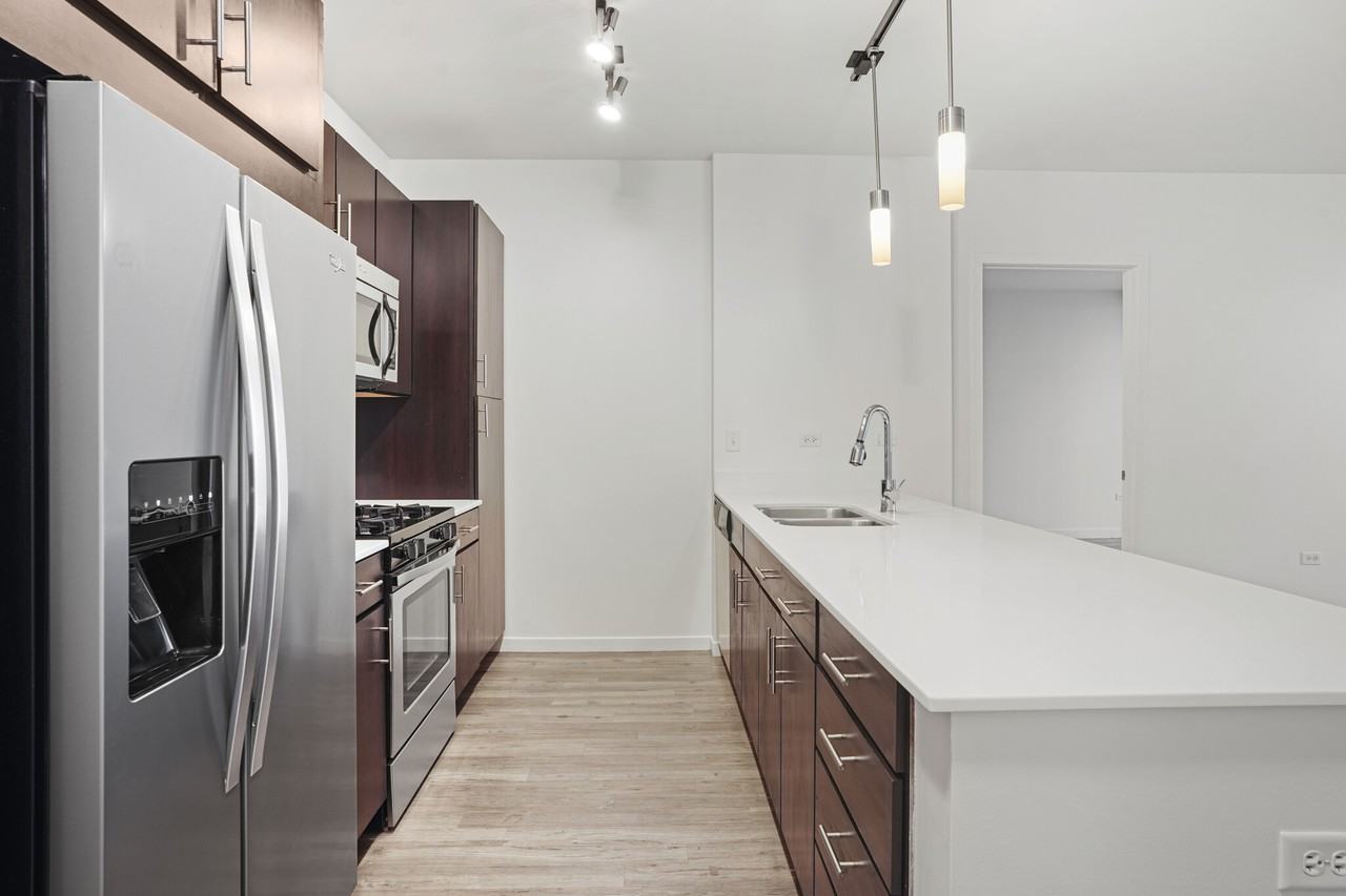 3740 N Halsted St #2-2 - Photo 4 of 25