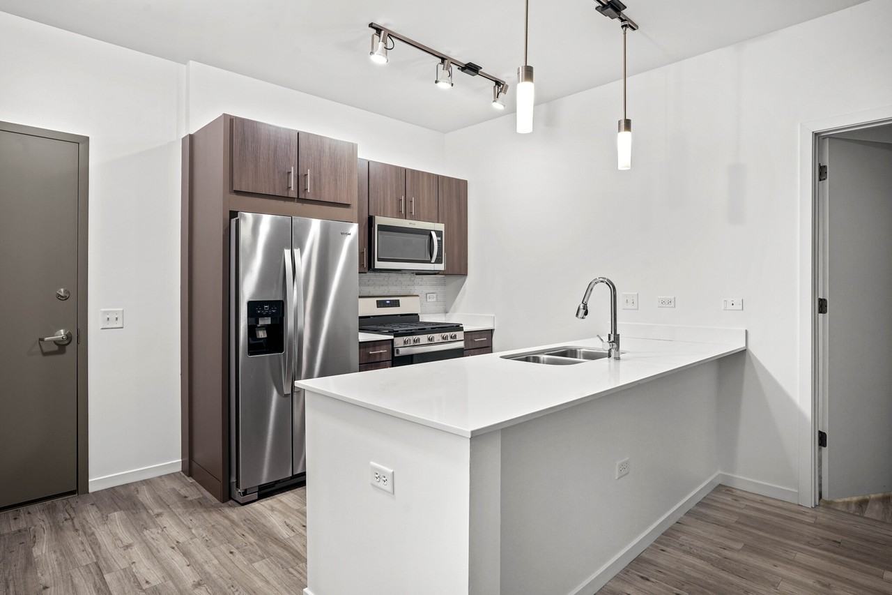 3740 N Halsted St #3-3 - Photo 2 of 25