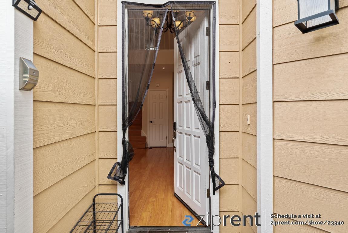 34157 Donahue Ter - Photo 2 of 33