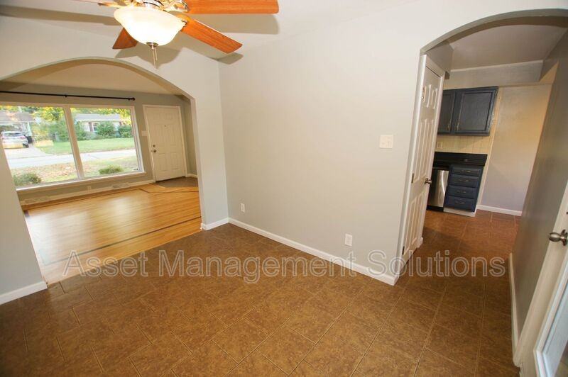 723 Riderwood Dr - Photo 3 of 21