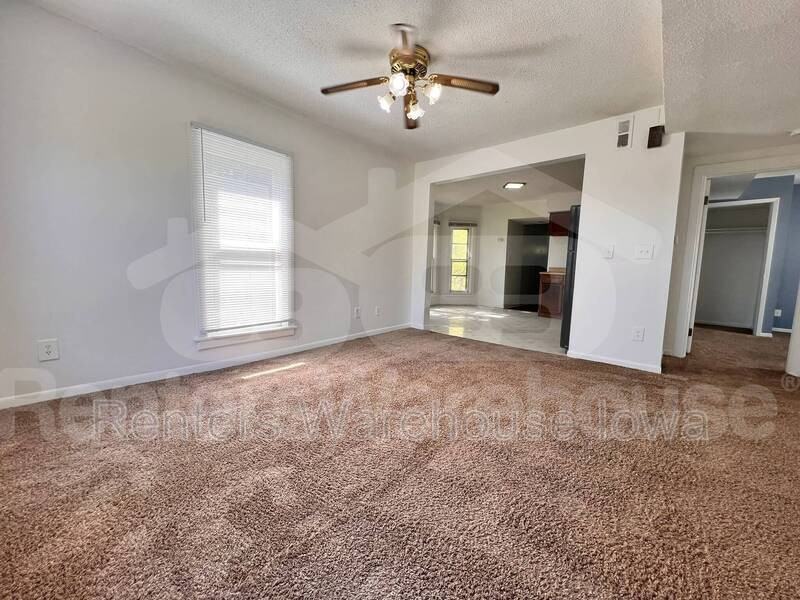 1312 22nd St #2 - Photo 4 of 11